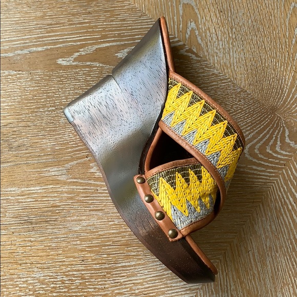 DIANE VON FURSTENBERG Woven Moore Crisscross Wedge 9.5 - Picture 7 of 13